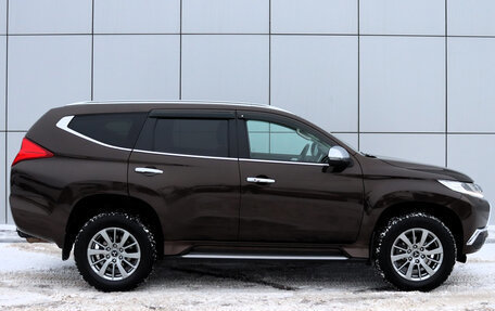 Mitsubishi Pajero Sport III рестайлинг, 2021 год, 3 150 000 рублей, 5 фотография