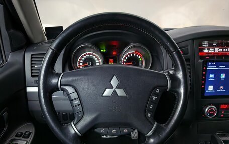 Mitsubishi Pajero IV, 2013 год, 2 299 000 рублей, 13 фотография