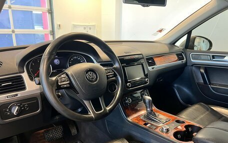 Volkswagen Touareg III, 2011 год, 1 980 000 рублей, 9 фотография