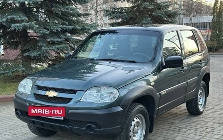 Chevrolet Niva I рестайлинг, 2017 год, 685 000 рублей, 3 фотография