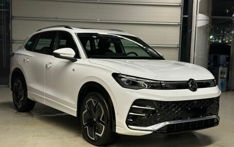 Volkswagen Tiguan II, 2024 год, 6 400 000 рублей, 2 фотография