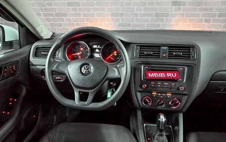 Volkswagen Jetta VI, 2016 год, 1 650 000 рублей, 16 фотография