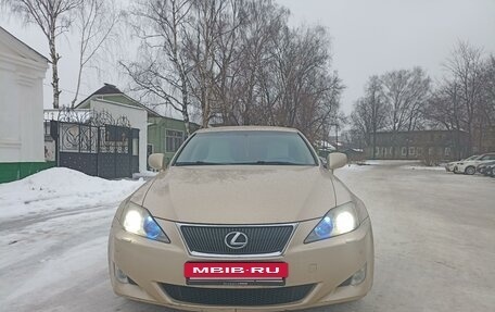 Lexus IS II рестайлинг 2, 2006 год, 1 400 000 рублей, 2 фотография