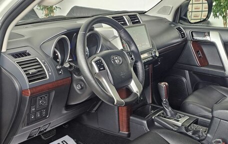 Toyota Land Cruiser Prado 150 рестайлинг 2, 2015 год, 3 849 000 рублей, 16 фотография