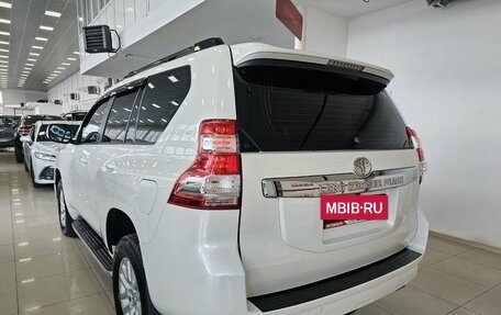 Toyota Land Cruiser Prado 150 рестайлинг 2, 2015 год, 3 849 000 рублей, 11 фотография