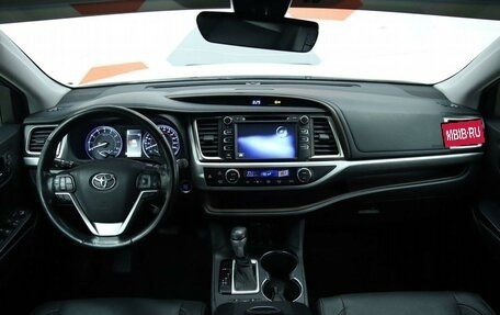 Toyota Highlander III, 2019 год, 4 150 000 рублей, 13 фотография