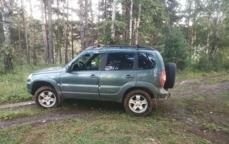 Chevrolet Niva I рестайлинг, 2012 год, 630 000 рублей, 4 фотография