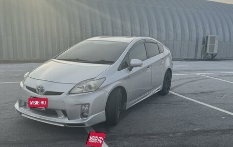 Toyota Prius, 2010 год, 1 070 000 рублей, 2 фотография