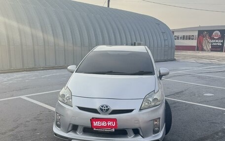 Toyota Prius, 2010 год, 1 070 000 рублей, 10 фотография