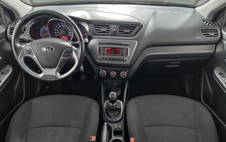 KIA Rio III рестайлинг, 2015 год, 1 095 000 рублей, 13 фотография