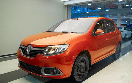 Renault Sandero II рестайлинг, 2015 год, 690 000 рублей, 1 фотография