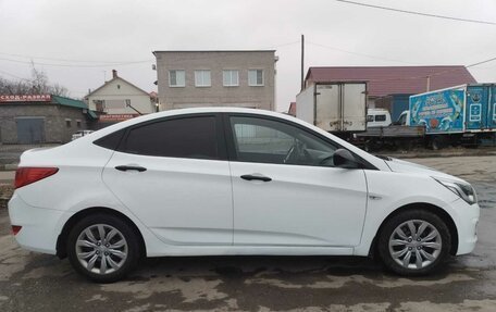 Hyundai Solaris II рестайлинг, 2015 год, 700 000 рублей, 12 фотография