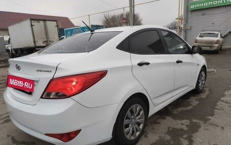 Hyundai Solaris II рестайлинг, 2015 год, 700 000 рублей, 19 фотография