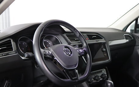 Volkswagen Tiguan II, 2018 год, 2 899 990 рублей, 9 фотография