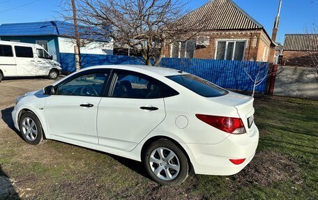 Hyundai Solaris II рестайлинг, 2013 год, 700 000 рублей, 6 фотография