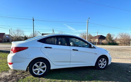 Hyundai Solaris II рестайлинг, 2013 год, 700 000 рублей, 4 фотография