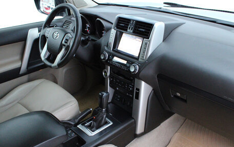 Toyota Land Cruiser Prado 150 рестайлинг 2, 2013 год, 2 699 000 рублей, 9 фотография