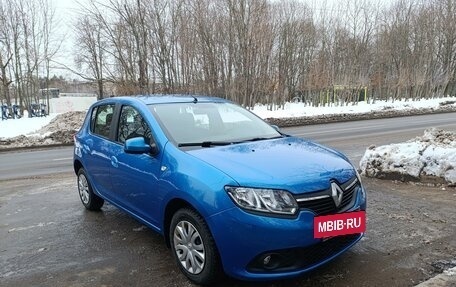 Renault Sandero II рестайлинг, 2015 год, 935 000 рублей, 2 фотография