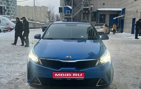 KIA Rio IV, 2021 год, 2 100 000 рублей, 3 фотография