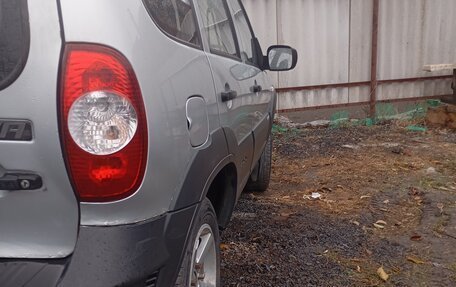 Chevrolet Niva I рестайлинг, 2011 год, 498 000 рублей, 3 фотография