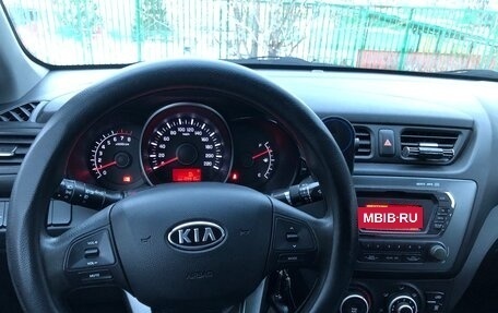 KIA Rio III рестайлинг, 2012 год, 900 000 рублей, 20 фотография