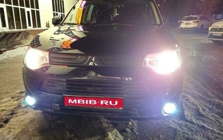 Mitsubishi Outlander III рестайлинг 3, 2013 год, 1 165 000 рублей, 1 фотография