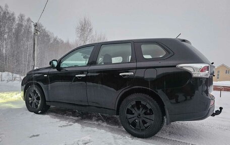 Mitsubishi Outlander III рестайлинг 3, 2013 год, 1 165 000 рублей, 5 фотография