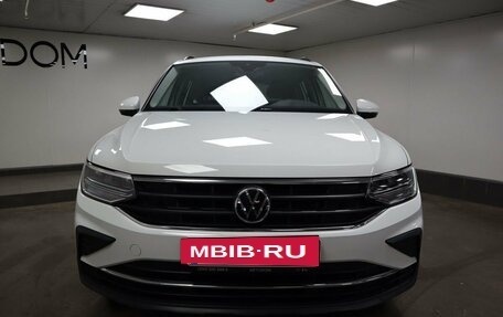 Volkswagen Tiguan II, 2021 год, 3 900 000 рублей, 3 фотография