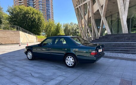 Mercedes-Benz E-Класс, 1995 год, 3 200 000 рублей, 1 фотография