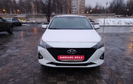 Hyundai Solaris II рестайлинг, 2020 год, 1 500 000 рублей, 4 фотография