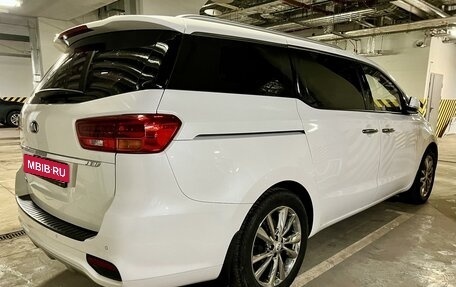 KIA Carnival III, 2018 год, 3 150 000 рублей, 4 фотография