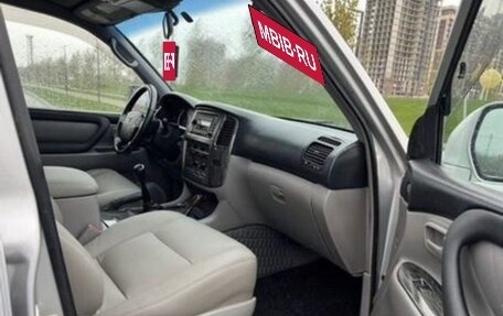 Toyota Land Cruiser 100 рестайлинг 2, 2006 год, 2 750 000 рублей, 10 фотография