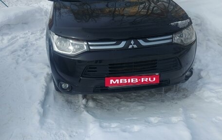 Mitsubishi Outlander III рестайлинг 3, 2012 год, 1 810 000 рублей, 3 фотография