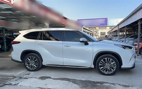 Toyota Highlander, 2022 год, 4 080 000 рублей, 4 фотография