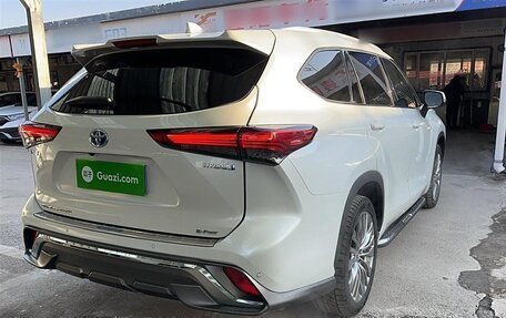 Toyota Highlander, 2022 год, 4 080 000 рублей, 7 фотография