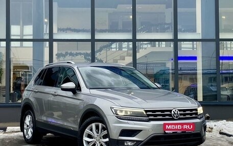 Volkswagen Tiguan II, 2018 год, 3 030 000 рублей, 3 фотография