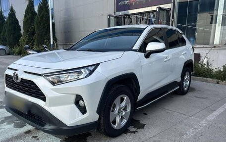 Toyota RAV4, 2020 год, 2 515 000 рублей, 1 фотография