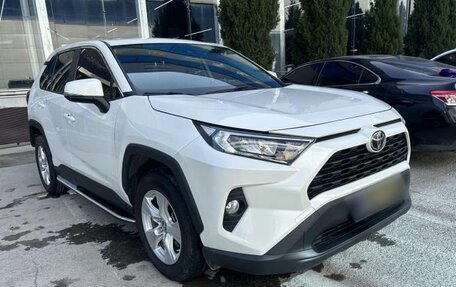 Toyota RAV4, 2020 год, 2 515 000 рублей, 3 фотография