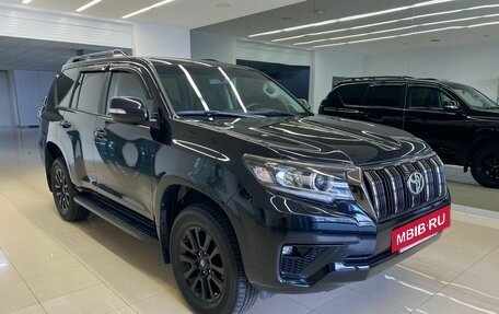 Toyota Land Cruiser Prado 150 рестайлинг 2, 2021 год, 7 200 000 рублей, 2 фотография