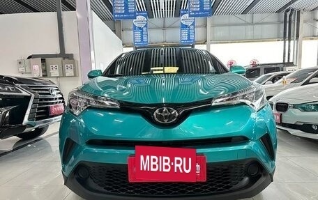 Toyota C-HR I рестайлинг, 2021 год, 2 250 000 рублей, 2 фотография