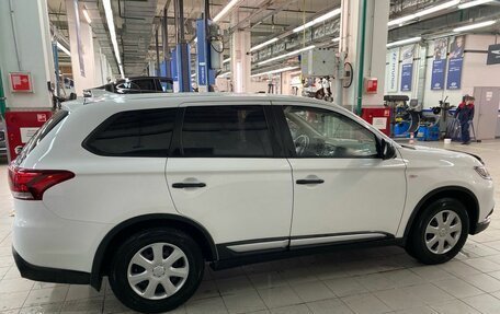 Mitsubishi Outlander III рестайлинг 3, 2020 год, 2 497 000 рублей, 8 фотография