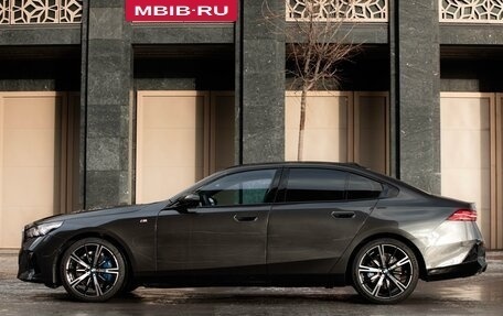 BMW 5 серия, 2023 год, 9 590 000 рублей, 12 фотография