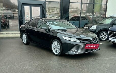 Toyota Camry, 2018 год, 2 997 000 рублей, 2 фотография