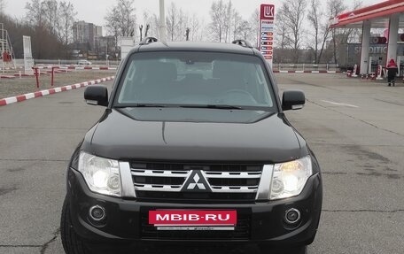 Mitsubishi Pajero IV, 2013 год, 2 390 000 рублей, 7 фотография