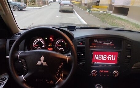 Mitsubishi Pajero IV, 2013 год, 2 390 000 рублей, 27 фотография