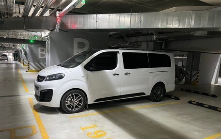 Opel Zafira Life I, 2020 год, 3 850 000 рублей, 17 фотография