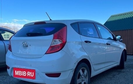 Hyundai Solaris II рестайлинг, 2011 год, 350 000 рублей, 2 фотография