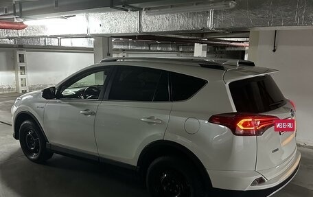 Toyota RAV4, 2017 год, 3 100 000 рублей, 2 фотография