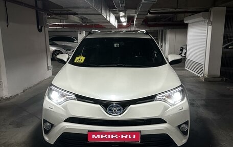 Toyota RAV4, 2017 год, 3 100 000 рублей, 4 фотография