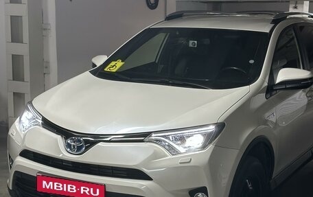 Toyota RAV4, 2017 год, 3 100 000 рублей, 3 фотография